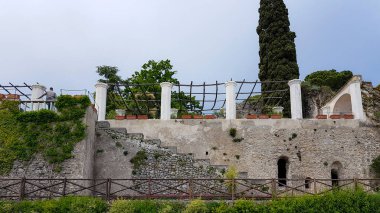 Villa Rufolo, Ravello, Amalfi Coast, Campania, İtalya 'dan iyi organize edilmiş bir bahçe. 