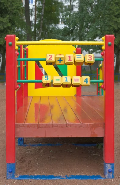 Würfel auf Spielplatz — Stockfoto