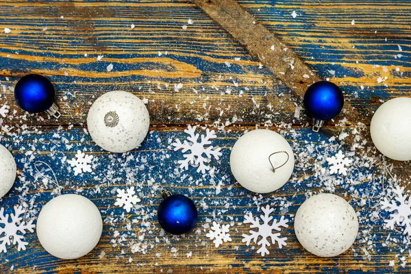 Navidad Año Nuevo Fondo Festivo Bolas Navidad Blancas Azules Copos —  Fotos de Stock