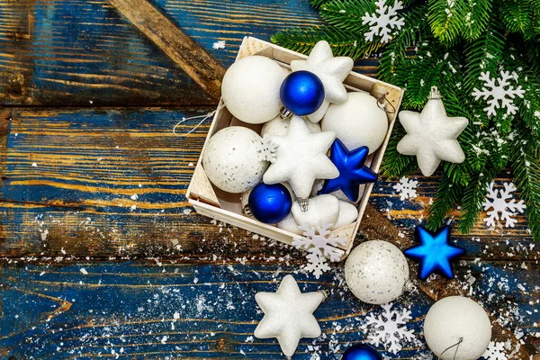 Palle Stelle Natale Bianche Blu Rami Abete Fiocchi Neve Sfondo — Foto Stock