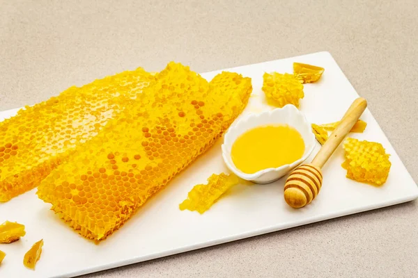 Honungskaka Honung Och Bivax Naturliga Ekologiska Biodlingsprodukter För Hälsosam Och — Stockfoto