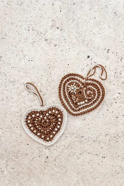 Valentine Day Background Crocheted Hearts Light Matte Beige Background Flat — Φωτογραφία Αρχείου