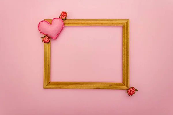 Valentine Day Wedding Background Soft Felt Hearts Flowers Wooden Frame — ストック写真