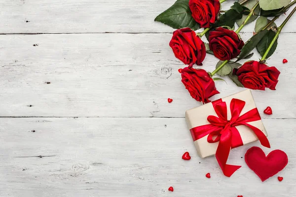 Tarjeta Felicitación San Valentín Fondo Con Cajas Regalo Rosas Frescas —  Fotos de Stock