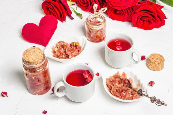 Hora Chá Com Geléia Pétalas Rosa Bebida Quente Para Amantes — Fotografia de Stock