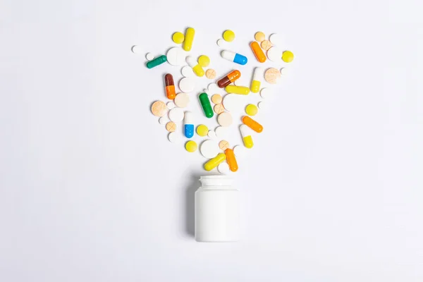 Válogatott Gyógyszerészeti Gyógyszer Tabletták Tabletták Kapszulák Kezelésére Betegség Izolált Fehér — Stock Fotó