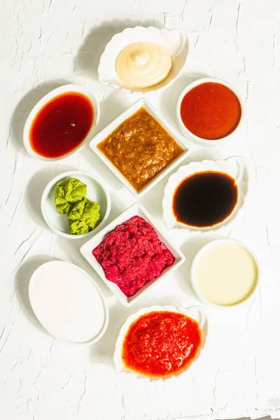 Conjunto Molhos Diferentes Ketchup Maionese Churrasco Soja Chutney Wasabi Adjika — Fotografia de Stock