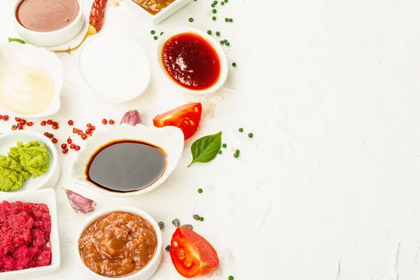 Conjunto Diferentes Salsas Ketchup Mayonesa Barbacoa Soja Chutney Wasabi Adjika — Foto de Stock