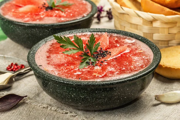 가스파초 Watermelon Gazpacho 스페인의 여름찬 수프이다 야채와 가까이 — 스톡 사진
