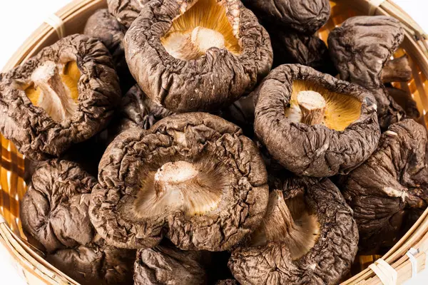Dry Shiitake Mushrooms Isolated White Background — Stock Photo, Image