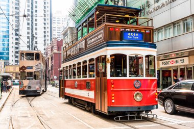 Western Market Terminus, Hong Kong Tramvayları 'ndaki terminlerden biridir. TramOramic Tour 'un 1920' ler tarzı açık tramvaydaki başlangıç noktalarından biri.