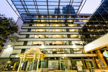 Kent simgesi PMQ 'nun mimarisini ve tasarımını yakalayın (Eski Polis Evleri Evlendirdi))