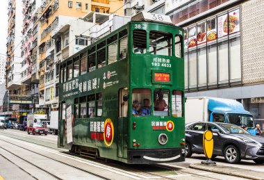 Hong Kong Adası 'ndaki ünlü çift katlı tramvaylar.