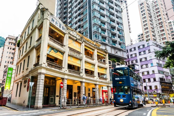 Uitzicht Beroemde Dubbeldekker Trams Met Cheong Pandjeshuis Hong Kong — Stockfoto