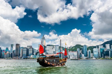 Antik Çin yelkenlisi Duk Ling Victoria Limanı, Hong Kong.