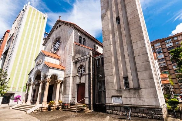 St. Teresa Kilisesi, Hong Kong 'da özel bir dönüm noktası olan Roma tarzı mimari tasarım ile inşa edilmiştir..