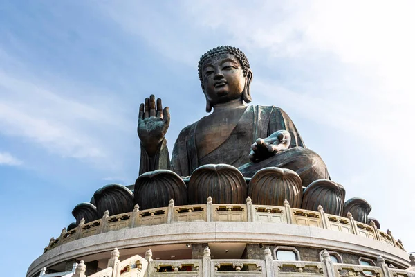 Будда Тянь Тан Статуя Гигантского Будды Монастыре Линь Нгонпин Острове — стоковое фото