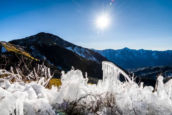 Snötäckta Berg Och Blå Himmel Hehuan Mountain Taiwan Asien Taroko — Stockfoto