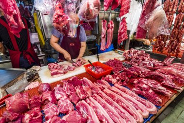 Kaohsiung, Tayvan 'daki geleneksel pazarda domuz eti satan bir tezgah. Bu Kuzey Kaohsiung, Tayvan 'da büyük bir geleneksel pazardır.