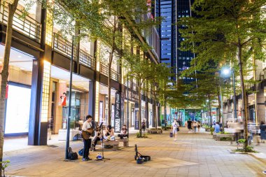 Xinyi Bölgesi, Taipei, Tayvan 'daki binaların manzarası. Bölge, çok sayıda mağaza ve alışveriş merkezi tarafından demirlenmiş Taipei 'nin ana alışveriş alanıdır..