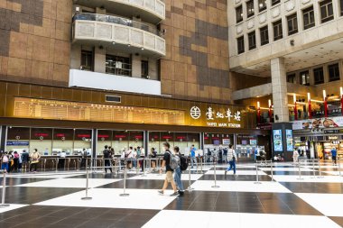 Taipei ana istasyonunun lobisi, Taipei şehrinin ana ulaşım merkezidir, Taipei, Tayvan 'ın Zhongzheng bölgesinde yer alır..