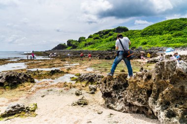 Pingtung, Tayvan - 30 Ağustos 2020: Fotoğrafçılar Kenting Milli Parkı, Pingtung, Tayvan