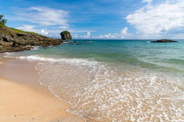 Chuanfanshi Sahili, Tayvan 'ın Pingtung kentindeki Kenting Ulusal Parkı' nda yer almaktadır.. 
