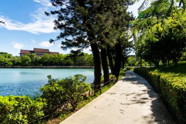Kaohsiung, Tayvan 'daki Chengcheng Gölü Sahne Alanı' nın güzel kıyı manzarası.