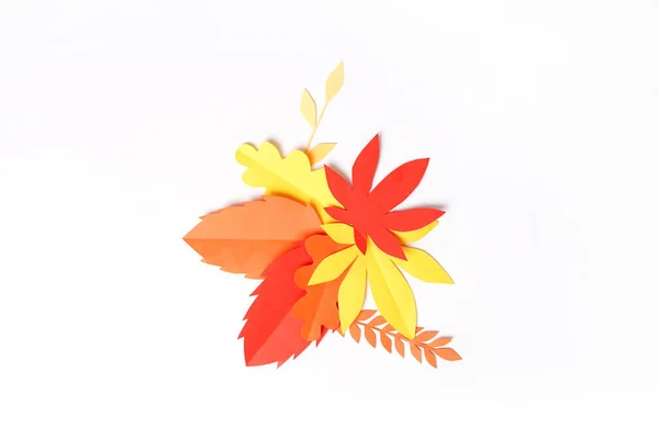 Rood Oranje Papier Herfst Bladeren Geïsoleerd Witte Achtergrond Handgemaakte Origami — Stockfoto