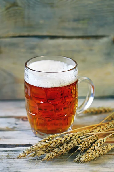 Frisches Weizenbier Und Ähren Brauereikonzept — Stockfoto