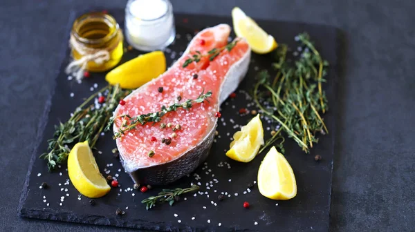 Salted Salmon Steak Lemon Spices — Stock Photo, Image