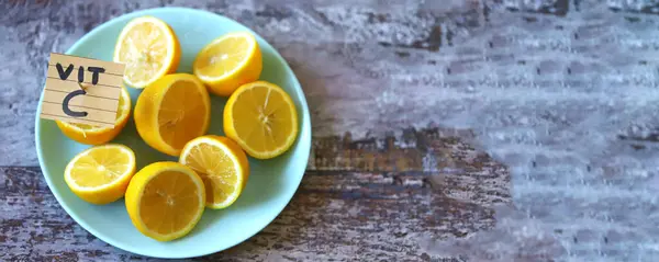 Заметка Надписью Vit Тарелке Лимонами Лимоны Источник Витамина — стоковое фото