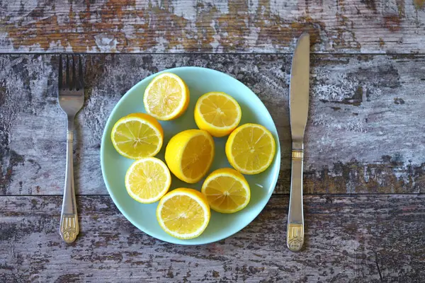 Plate Fresh Lemons Halved Lemons Plate Vitamins Concept — Stock Photo, Image