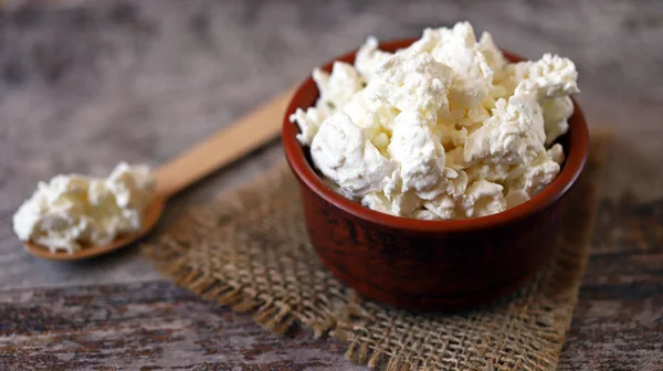 Ricotta Fresca Fatta Casa Una Ciotola Cagliata Cereali — Foto Stock