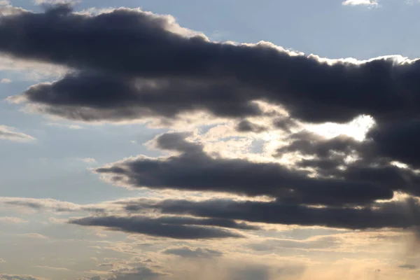 Осінній Вечір Драматичне Небо Димовими Хмарами — стокове фото