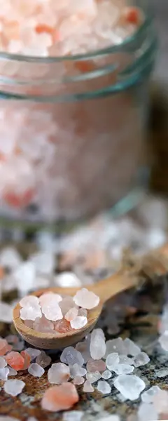 Великі Зерна Гімалайської Солі Посудині — стокове фото