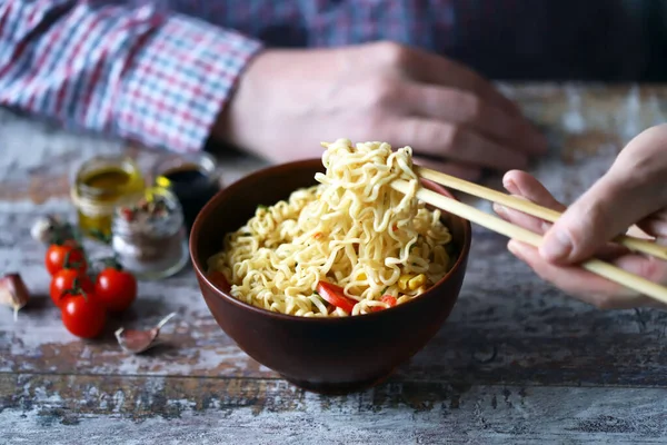 Man Eating Noodles Chopsticks Chinese Noodles — Stock Photo, Image