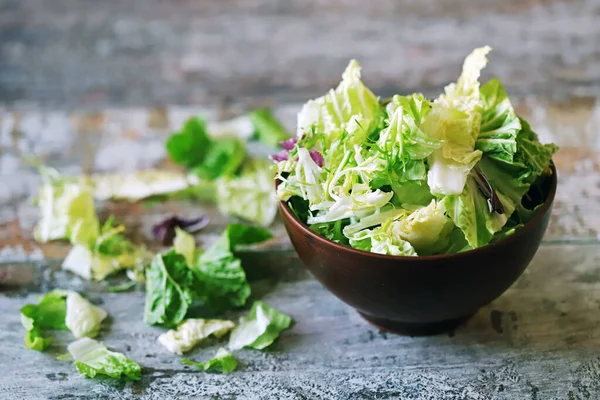 Mistura Fresca Saladas Uma Tigela Comida Saudável Salada Vegana — Fotografia de Stock