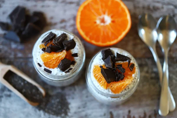 Yogurt Chia Con Frutta Cioccolato Colazione Sana Dessert Concetto Dieta — Foto Stock