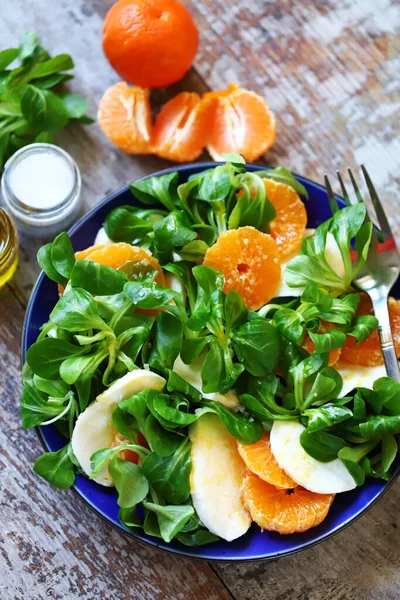 Salat Caprese Mit Maissalat Und Mandarine — Stockfoto