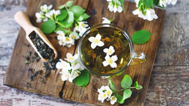 Yasemin çiçekli taze yasemin çayı..