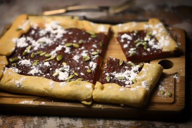 Yumuşak odaklanma. Konukseverlikle ev yapımı kare galet..