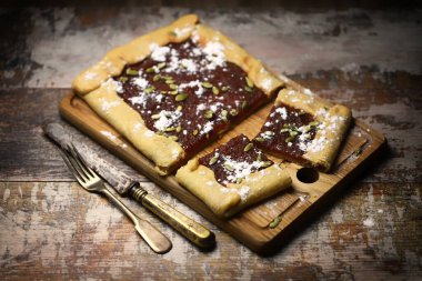 Yumuşak odaklanma. Konukseverlikle ev yapımı kare galet..