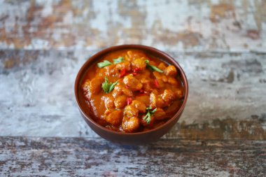 Vejetaryen acı biber kasesi..