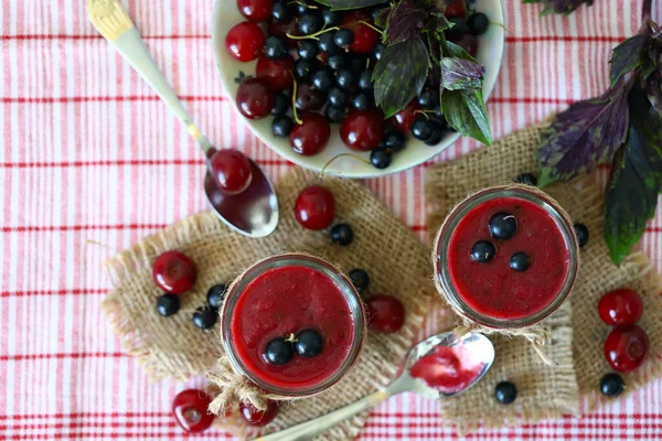 Batido Ameixa Maçã Fazendo Smoothies Casa — Fotografia de Stock