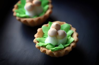 Tereyağlı kremalı tart. Lezzetli kremalı tart..