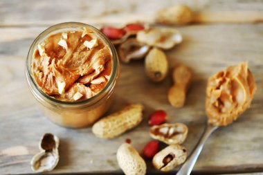 Fıstık ezmesi ve fıstık ezmesi. Vejetaryen yemeği. Keto atıştırmalığı. Sebze protein konsepti.