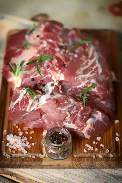 Carne Cruda Una Tabla Cortar Solomillo Cerdo Fresco Carne Para — Foto de Stock