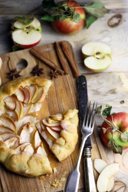 Elmalı galette. Kırsal tarzda. Sonbahar hamur işleri.