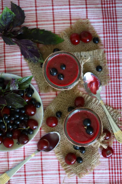 Selective Focus Fresh Summer Berry Smoothie Healthy Drink Detox Food — Stock Photo, Image